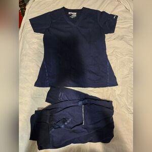 Scrubs size M